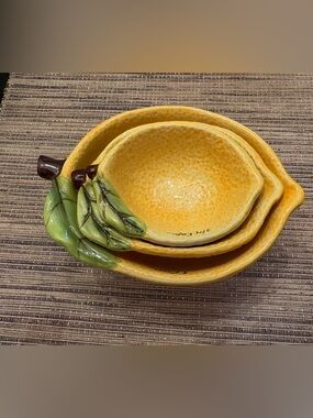 ceramic lemon-shaped nesting measuring cups, Dash of That